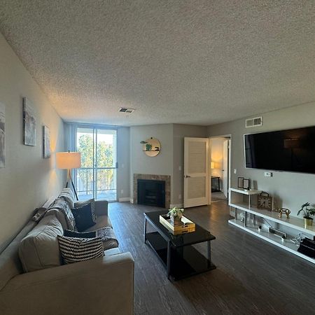 Incredible Two Bedroom Hollywood Apartments Free Parking 로스앤젤레스 외부 사진