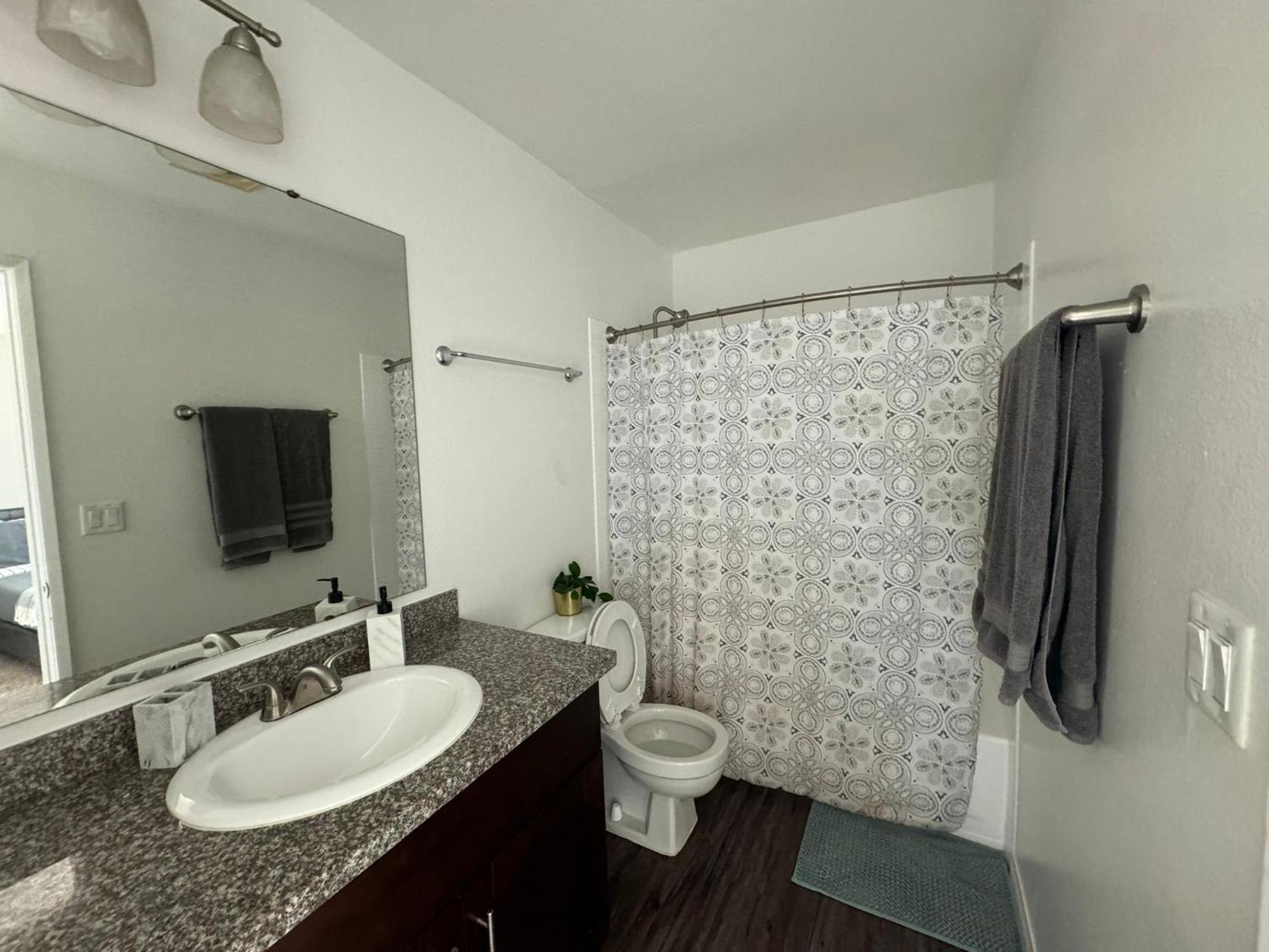 Incredible Two Bedroom Hollywood Apartments Free Parking 로스앤젤레스 외부 사진