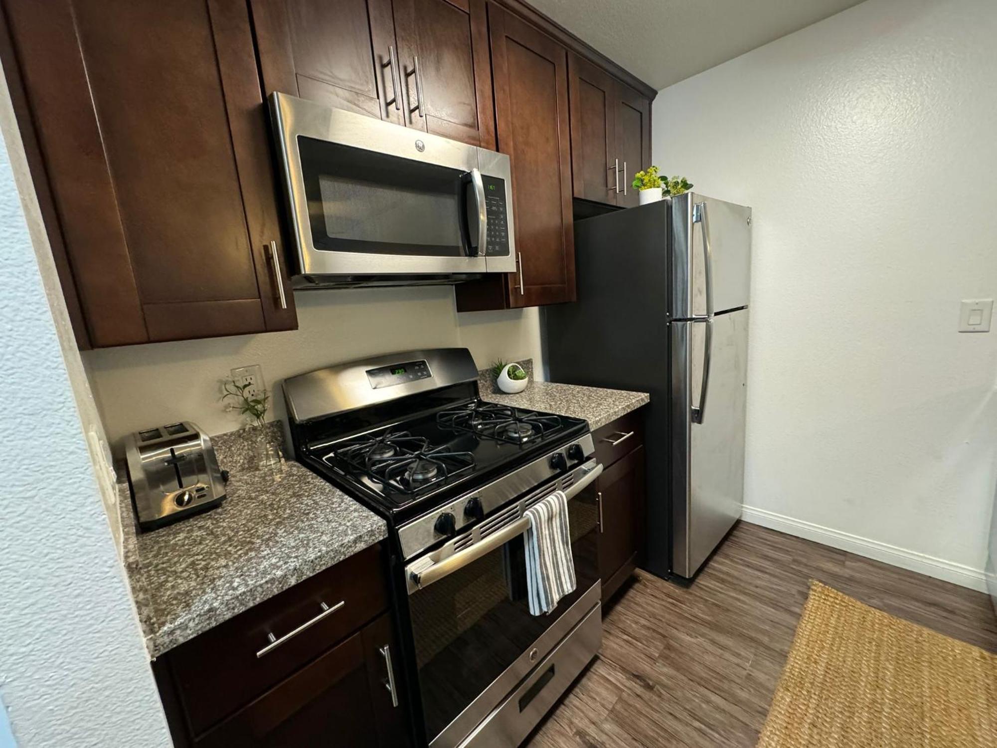 Incredible Two Bedroom Hollywood Apartments Free Parking 로스앤젤레스 외부 사진
