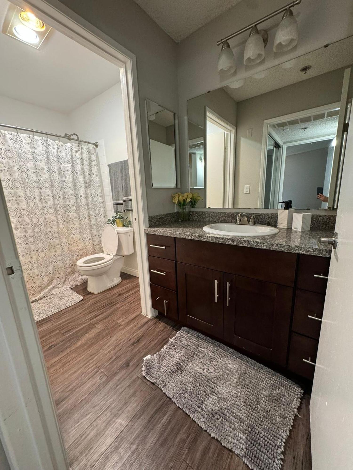 Incredible Two Bedroom Hollywood Apartments Free Parking 로스앤젤레스 외부 사진