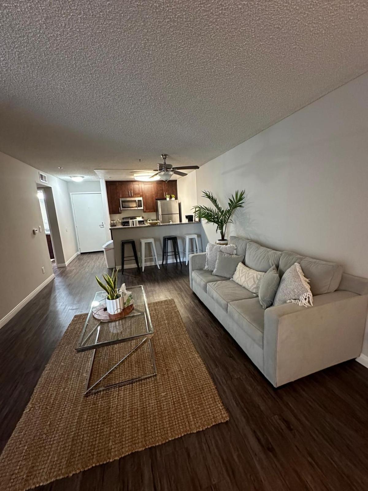 Incredible Two Bedroom Hollywood Apartments Free Parking 로스앤젤레스 외부 사진