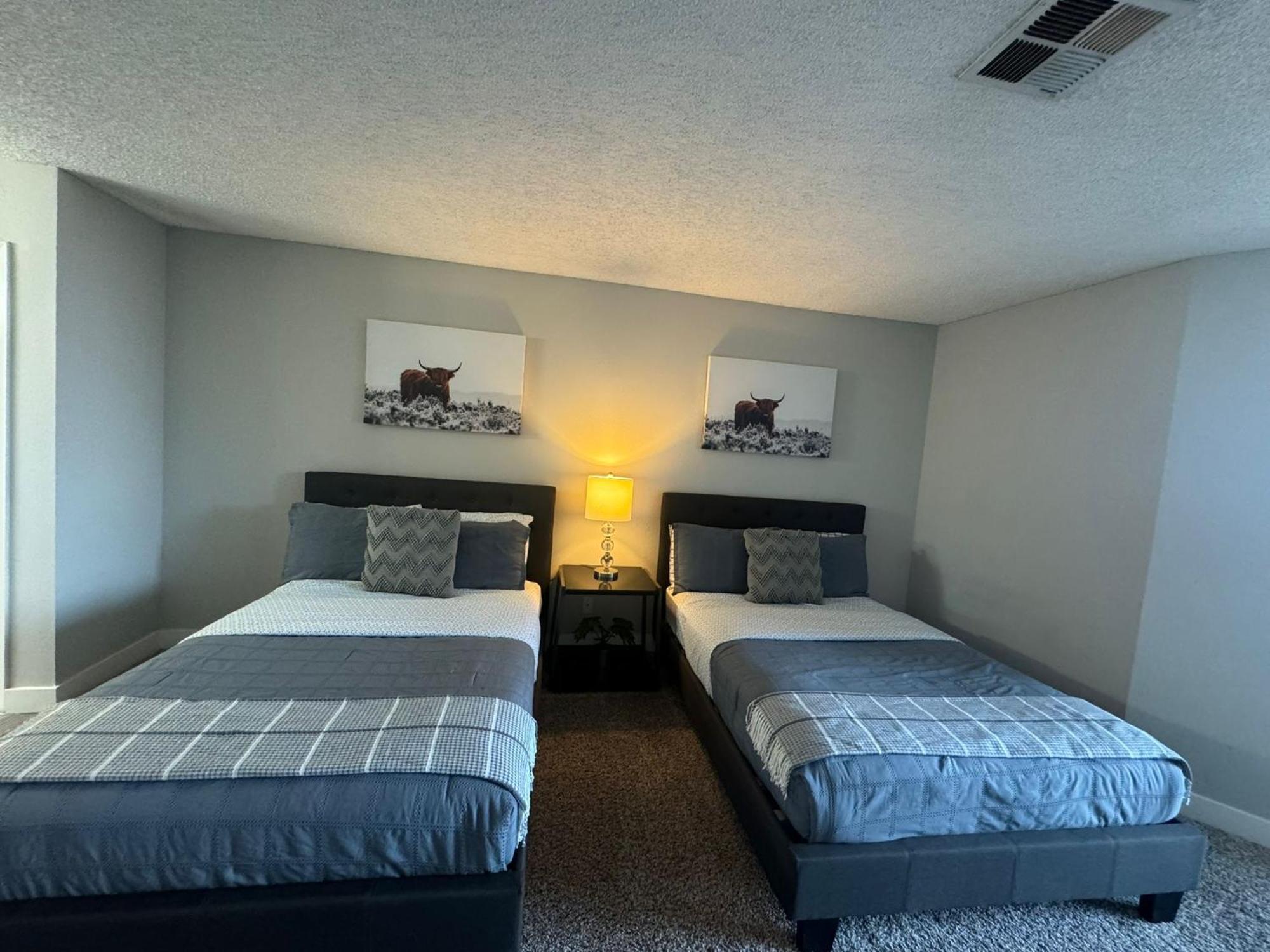 Incredible Two Bedroom Hollywood Apartments Free Parking 로스앤젤레스 외부 사진