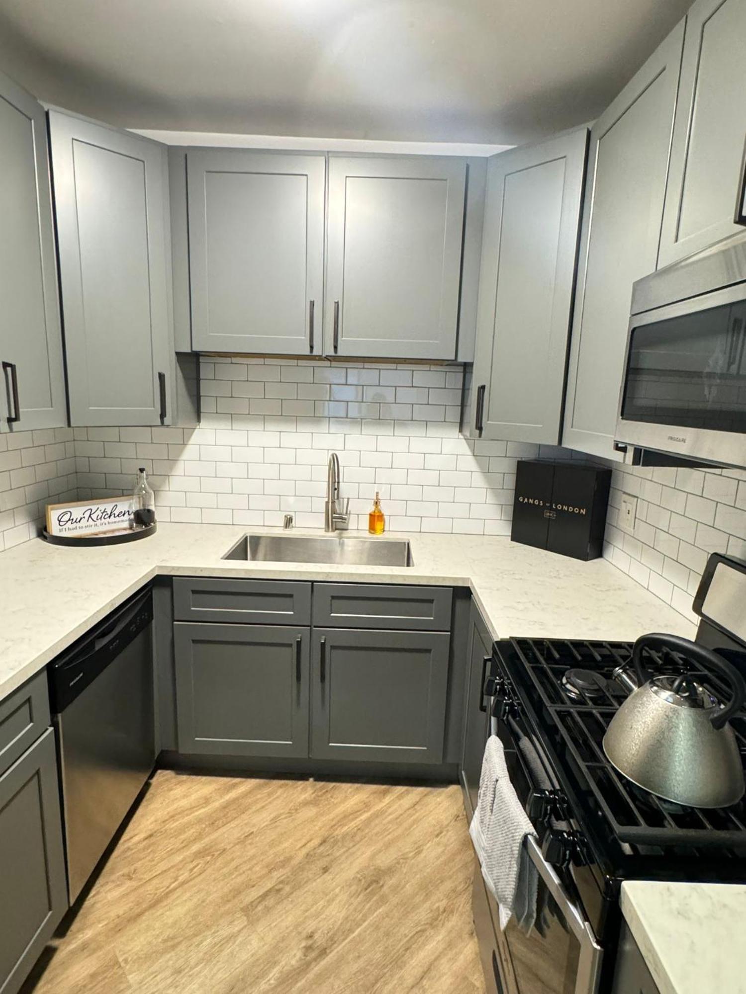 Incredible Two Bedroom Hollywood Apartments Free Parking 로스앤젤레스 외부 사진
